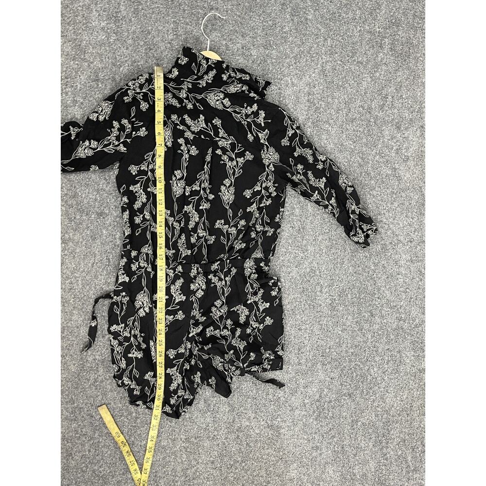 Old Navy Romper Womens Small Black Floral Shorts Casual Jumpsuit Button Up N89 - Picture 8 of 9